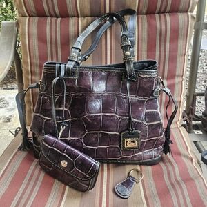 Dooney & Bourke Croc Embossed Shoulder Bag W/ Matching Wristlet & Keychain